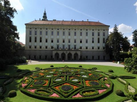 Arcibiskupský zámek