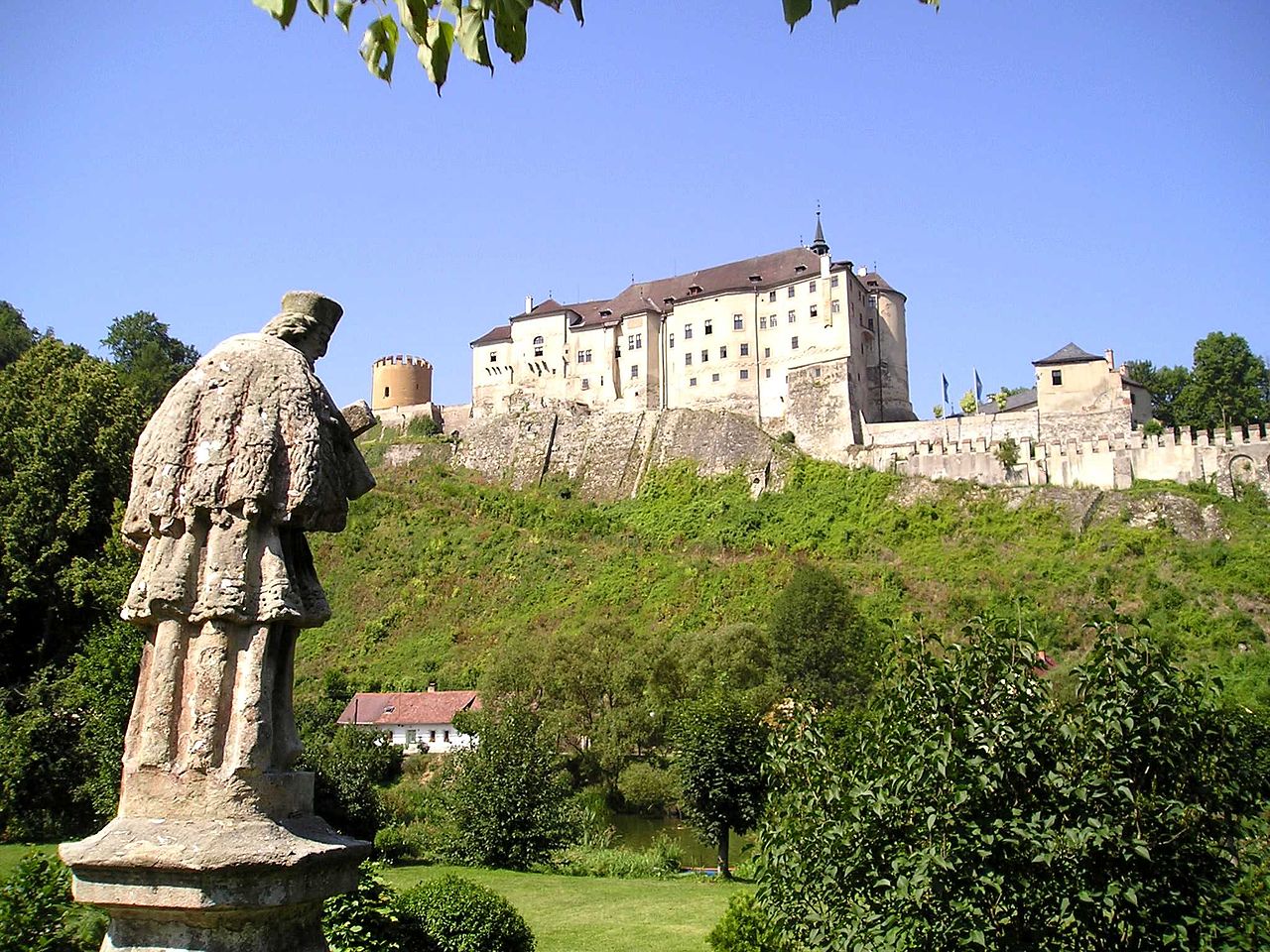 Pohled na Český Šternberk