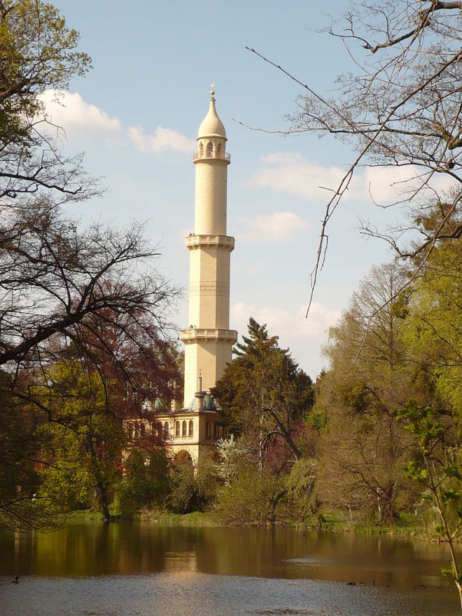Minaret v Lednickém parku
