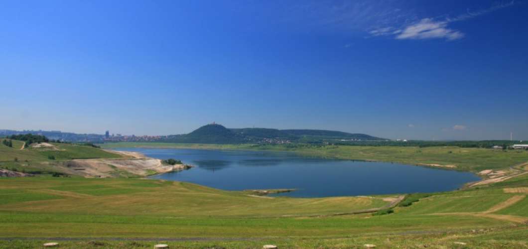Mostecké jezero
