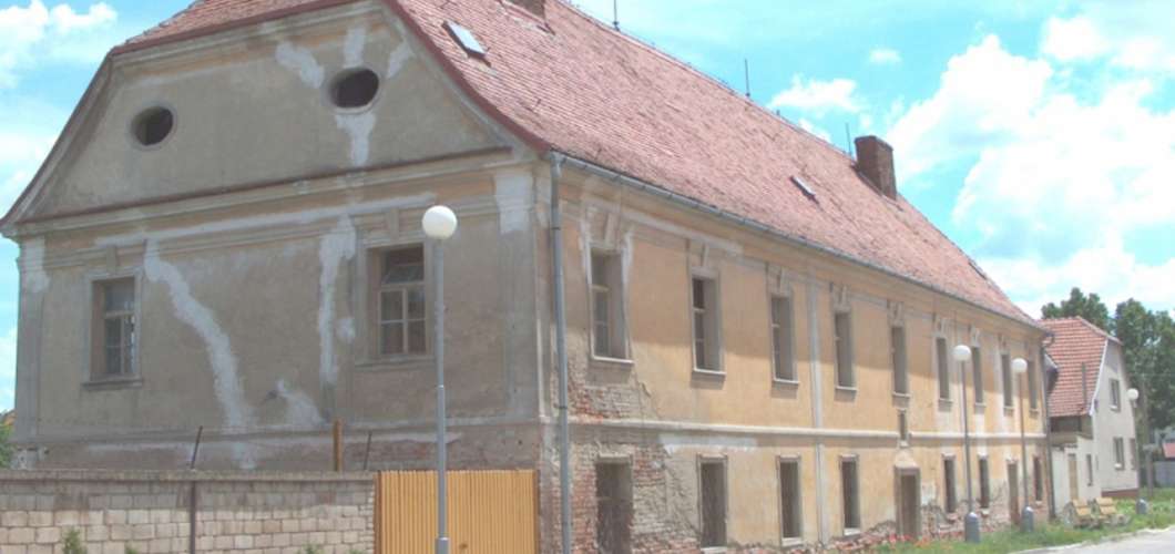 Zámek Šardice (Augustiniánská rezidence v Šardicích)