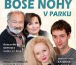 BOSÉ NOHY V PARKU