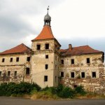 zamek-mirosovice-3.jpg