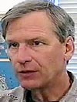 Les U. Knight