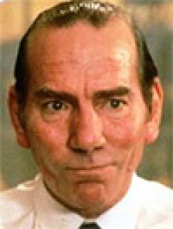 Pete Postlethwaite