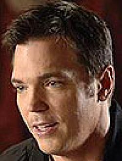 Nicholas Lea