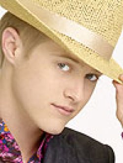 Lucas Grabeel
