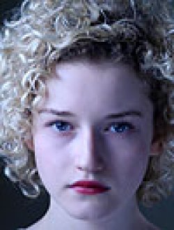 Julia Garner