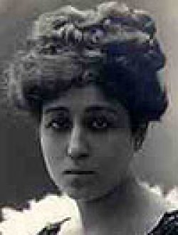 Bella Starace Sainati