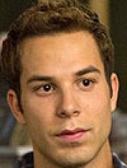 Skylar Astin