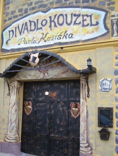 divadlo-kouzel-pavla-koziska.jpg