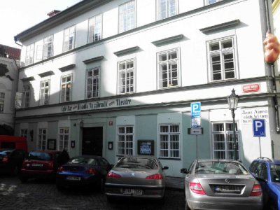 divadlo-na-zabradli-3.jpg