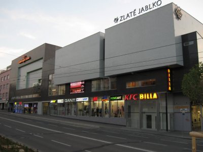 golden-apple-cinema-zlin-1-1.jpg