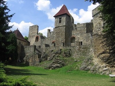hrad-a-zamek-klenova.jpg