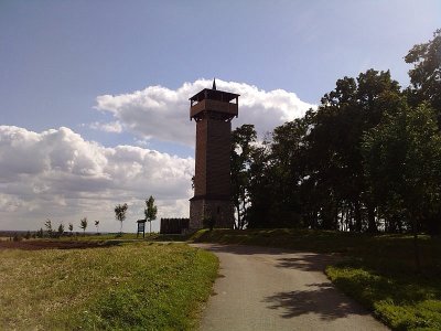 hradist-u-kadlina-rozhledna-1.jpg
