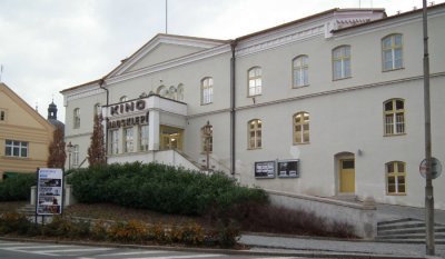 kino-nadsklepi-kromeriz-1-3.jpg