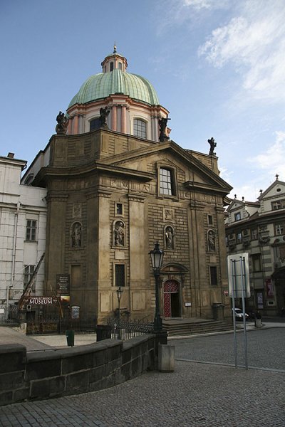 kostel-sv-frantiska-2.jpg