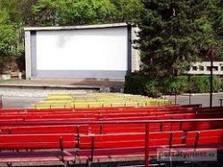 letni-kino-slany-2.jpeg