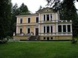 pamatnik-antonina-dvoraka-1.jpg