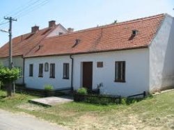pamatnik-bratri-mrstiku-1.jpg