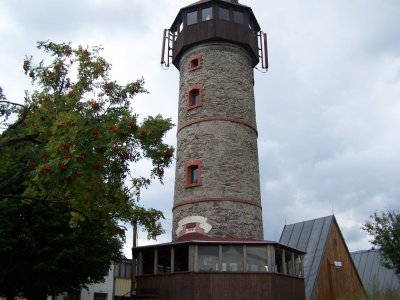 rozhledna-hlaska-na-ruzovem-vrchu-u-hory-svate-kateriny-2.jpg