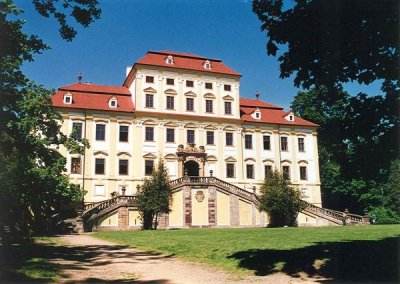 zamek-cerveny-hradek-2.jpg