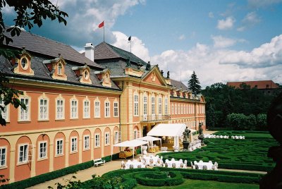 zamek-dobris-1-1.jpg