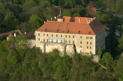 zamek-namest-1.jpg
