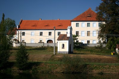 zamek-ruzkovy-lhotice2.jpg