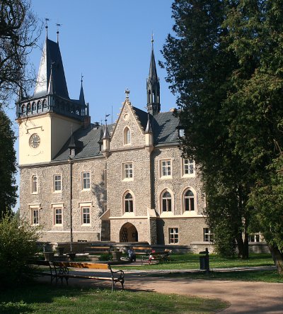 zamek-zruc-nad-sazavou-hlavni.jpg