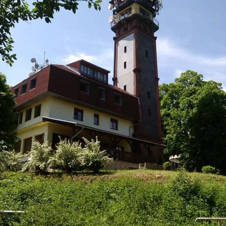 Vstup na rozhlednu – ohromující výhled z Táborského vrchu