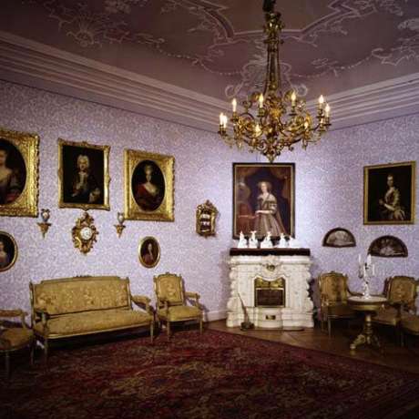 Hraběcí apartmány + Hostinské pokoje a kuchyně