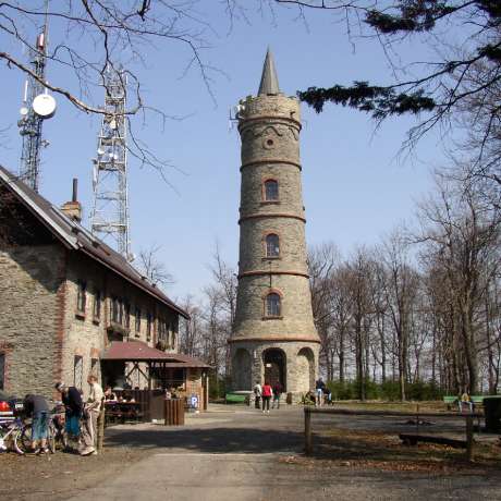 Vstup na rozhlednu – kouzelný výhled na okolí Lužických hor