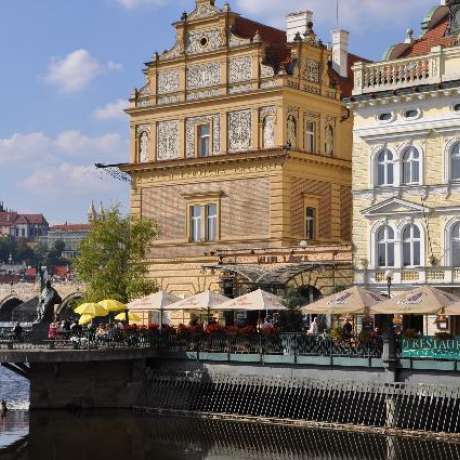 MUDr. Josef Jonáš: Přírodní antibiotika v domácí lékárně