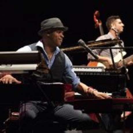 ROBERTO FONSECA TRIO