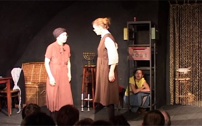 Divadlo Ungelt: Růžové brýle