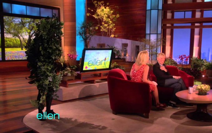 Christina Applegate's Hilarious Scare!