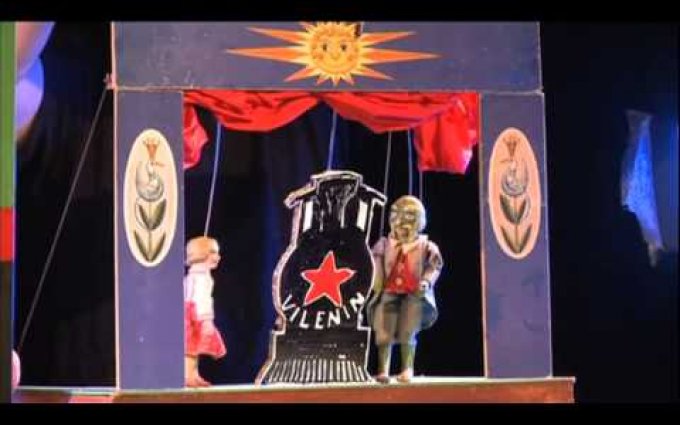 Buchty a loutky - Čelisti Reloaded (2011)