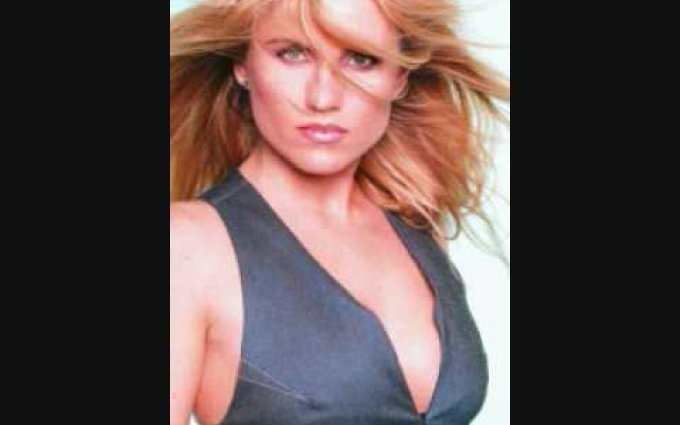 Leona Machálková, DJ Vrtulník - Lásko má, já stůňu