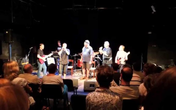 kapela JetBeat na Malé scéně pardubického divadla