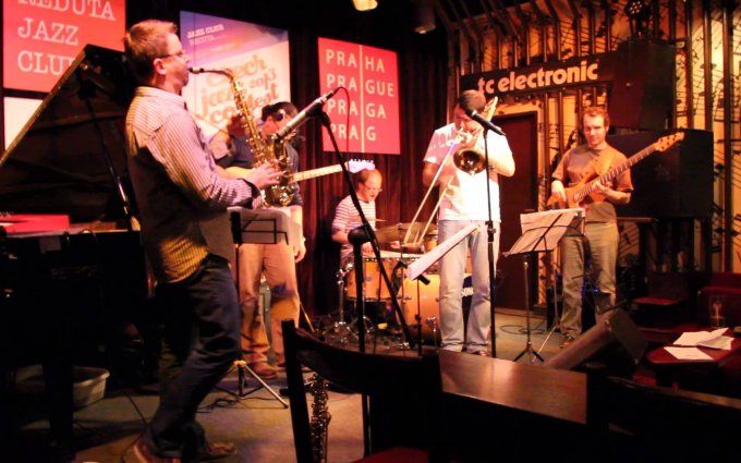 Jazz Efterrätt - Wild And Heavy (Live)