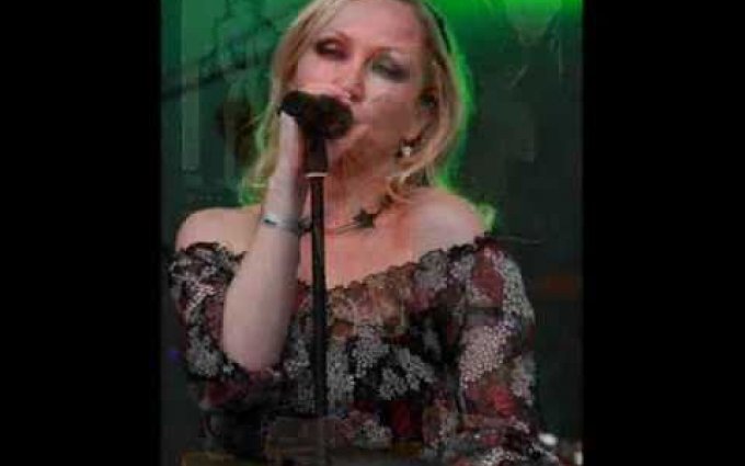 Bára Basiková - Veni domine