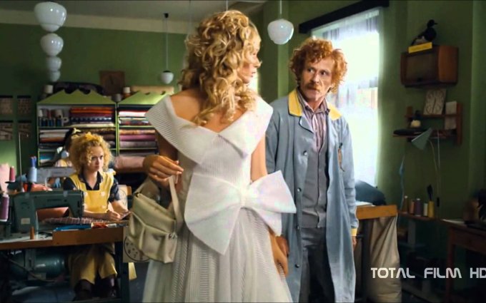 V peřině 3D (2011) oficiální trailer