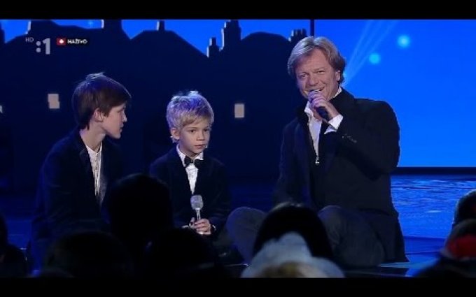 Maroš Kramár, Timur Kramár, Mark Kramár - Viac ako priateľ /live/, Noc nádejí 2014, BA, 23.11.2014