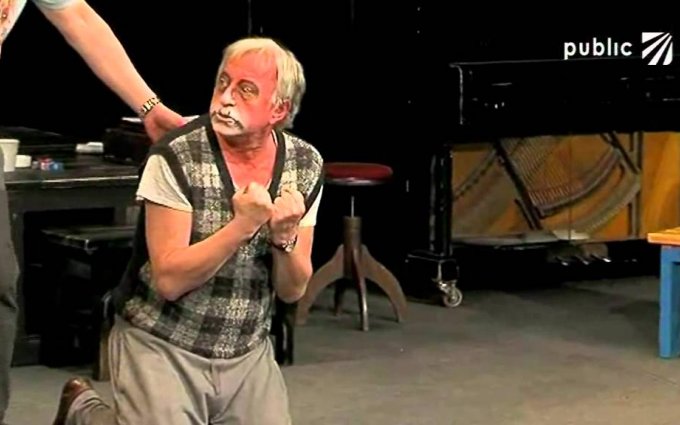 Arnošt Goldflam:Vratká prkna - ukázky a rozhovory (záznam z Public TV)