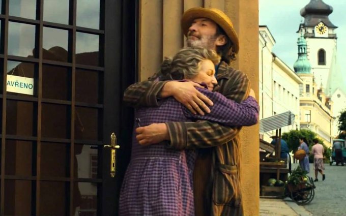 V peřině (2011) - trailer