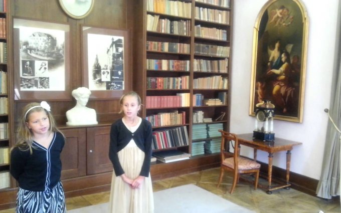 Vrchotovy Janovice-řeťezové provádění dětmi