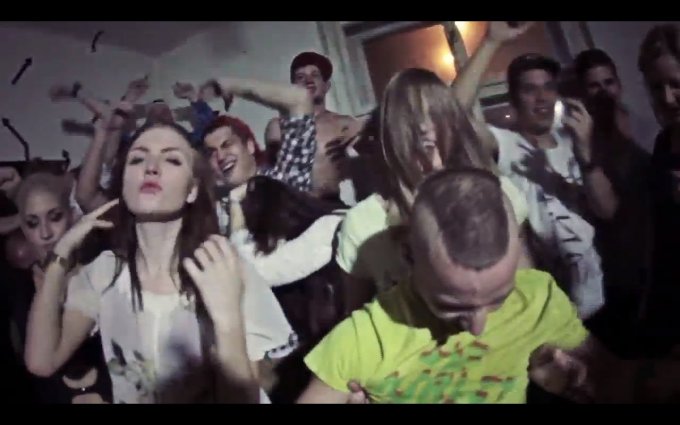 Skyline - Smudge Your Make-Up (Official Video)