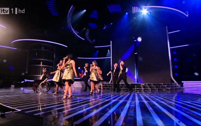 The Cast Of Glee - Don't Stop Believing - X Factor Semi Final (FULL HD)