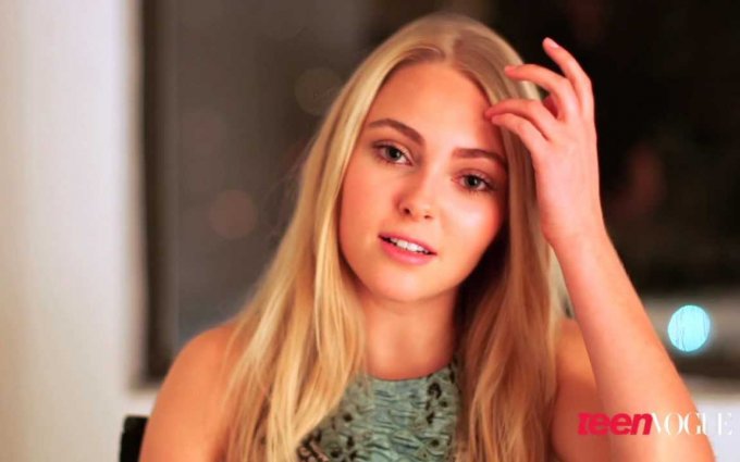 AnnaSophia Robb in Teen Vogue - The Carrie Diaries